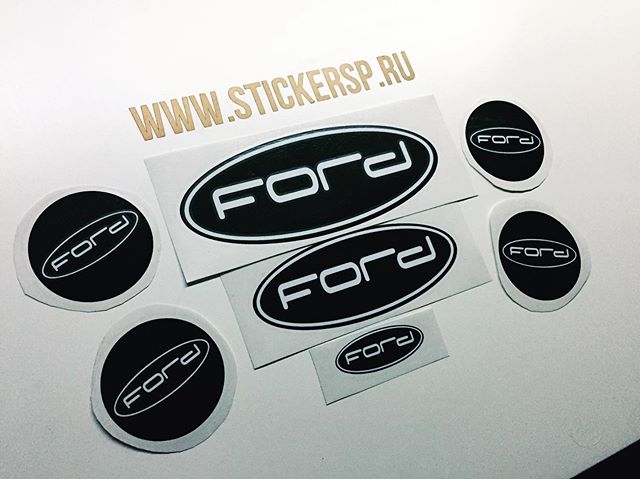 Наклейка на логотип форд фокус 3