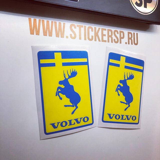 Наклейка гарцующий лось Volvo